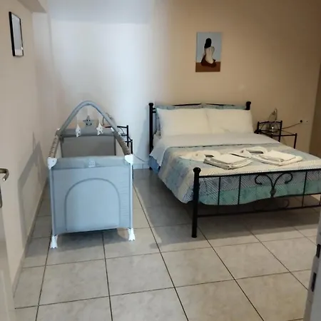 Daire Maria's Modern , Monemvasía