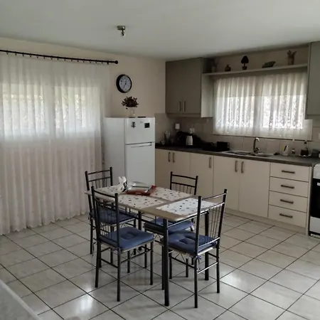 Maria's Modern , * Monemvasía