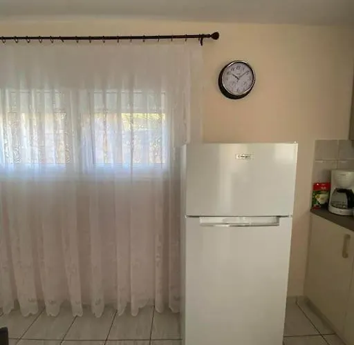 Maria's Modern , 아파트 *