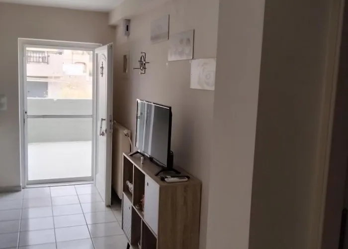 Maria's Modern , מונמבאסיה