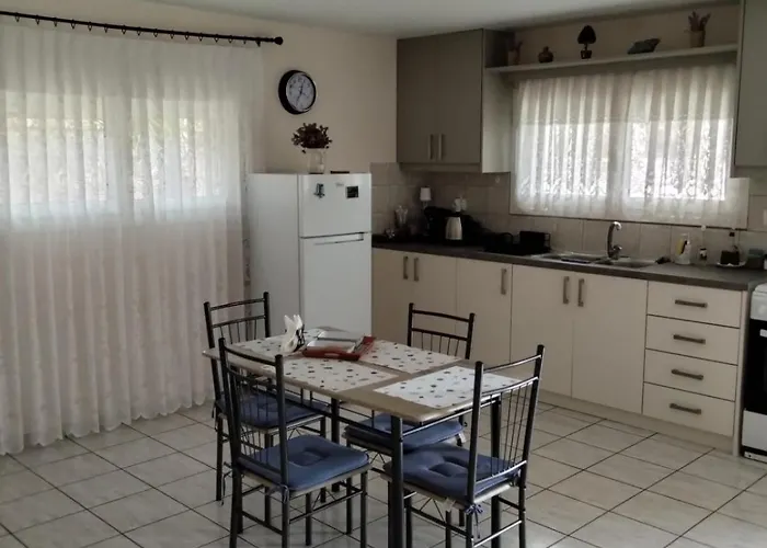 Maria's Modern , * מונמבאסיה